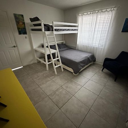 Miami'S Cozy Tropical Getawayヴィラ エクステリア 写真